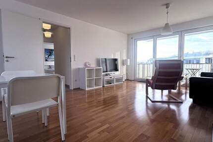 Ohne Provision! Sofort bezugsfrei! Anbindung München & Flughafen, 3 Zi. Wohnung, oberstes Stockwerk - Freising