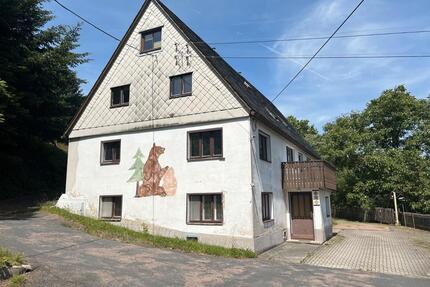 Wohnhaus in ländlicher Lage mit Scheune und Nebengelass - Altenberg