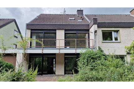 Großes, modernisierungsbedürftiges Einfamilienhaus mit 5 Schlafzimmern und drei Bädern in Richterich - Aachen