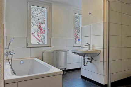 !!! Erstbezug nach Sanierung ab 1.6.26 - 4 Zimmer im EG !!! - Plauen Bahnhofsvorstadt