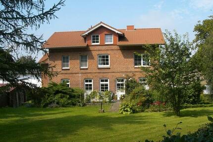 Wohnen im Bauernhaus: 140 qm Wohnung (4,5 Zi) mit Balkon & Garten - Malente