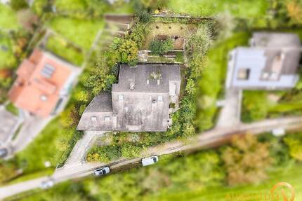 SOFORT FREI: Großzügiger Bungalow mit Einliegerwohnung, weitläufigem Grundstück und einmaligem Blick - Bruckberg