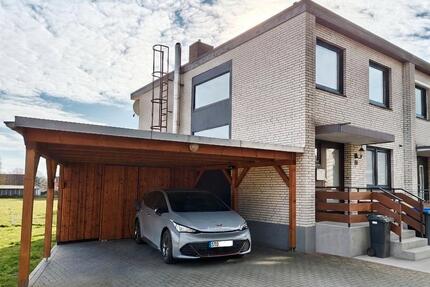 Reihenendhaus mit Garten, Kamin & Doppelcarport - Apensen