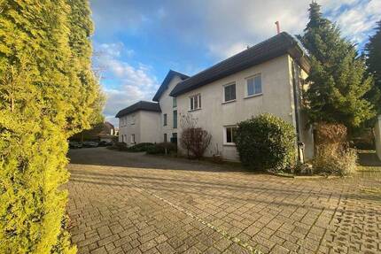 * 3 Zimmer * Terrasse * KücheBad mit Fenster * WanneDusche * ruhige Lage - Bad Dürrenberg Lennewitz