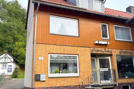 Haus zum Kaufen in Dassel 169.000,00 € 335 m²