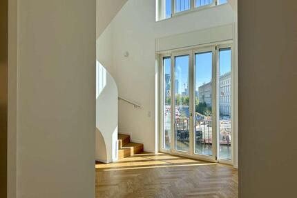 Sonnendurchflutete Maisonette Wohnung mit Blick auf das Stadtschloss - Berlin Mitte