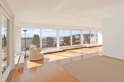 Wohnung zum Mieten in Leonberg 2.500,00 € 203 m²