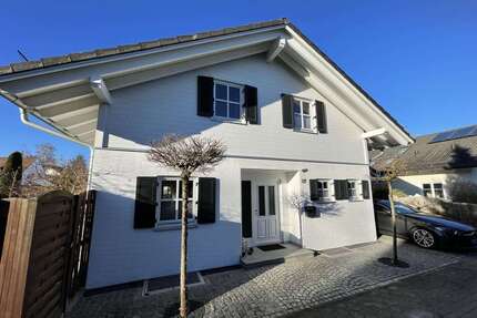 Haus zum Mieten in Riemerling 3.925,00 € 208 m²