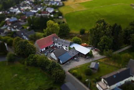 3-Seitenhof mit Grundstück, Nähe zur A3 - Nauort