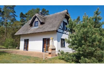 Exklusives Ferienhaus unter Reet im Fischerdorf - Zirchow