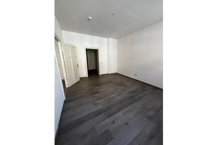 Zentral gelegene Altstadtwohnung mit 4 Zimmern zu vermieten! - Weißenfels