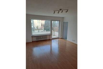 Top angebundene, bezugsfertige 2-Zimmer-Wohnung mit Balkon, Duplex-Stellplatz in Berg am Laim - München