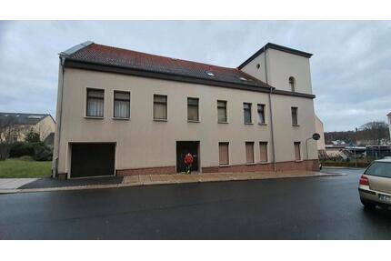 Ich verkaufe ein großes Haus - 254.000,00&nbsp;EUR Kaufpreis, ca.&nbsp; 305,00&nbsp;m&sup2; in Werdau (PLZ: 08412)