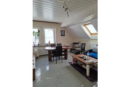 Charmante Dachgeschosswohnung (3 Zimmer) in Wolfsburg - Vorsfelde