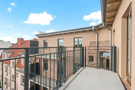 Moderne 4-Raumwohnung im DG mit Balkon und inklusive Einbauküche! - Halle (Saale) Damaschkestraße