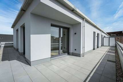 Wohnung zum Mieten in Augsburg 1.830,00 € 101.67 m²