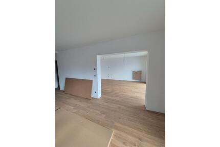Hochwertig sanierte 4 Zimmer Wohnung mit Balkon in Aschaffenburg