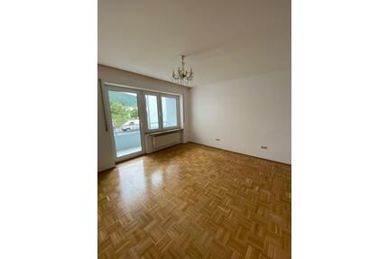 komfortable 3- Zimmer Wohnung in Gemünden, Nähe Altstadt - Gemünden am Main