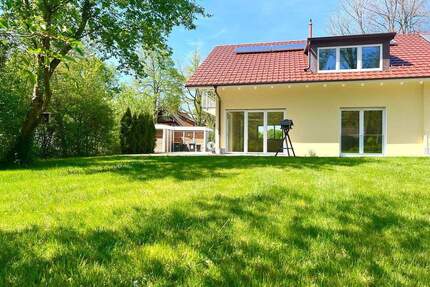 **Stilvolle Doppelhaushälfte** mit luxuriöser Ausstattung, großem Garten und idyllischer Seenähe - Utting am Ammersee Holzhausen