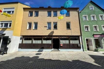 Sanierungsjuwel im Herzen der Stadt - Wohn- und Geschäftshaus mit Entwicklungspotenzial - Gunzenhausen