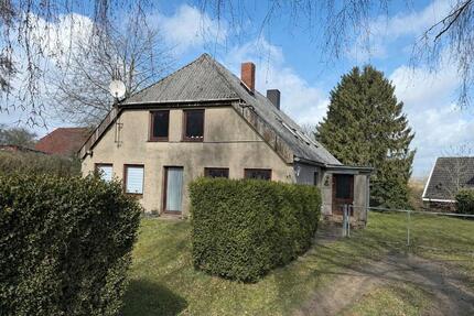 Sanierungsbedürftige Haushälfte in Barkau - Eutin