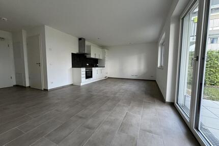 Neuwertige helle 1-Zimmer Wohnung mit großem Balkon in zentraler Lage - Grafing bei München