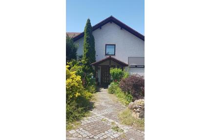 Charmante DHH mit großem Garten und moderner Energieversorgung - Vaihingen an der Enz