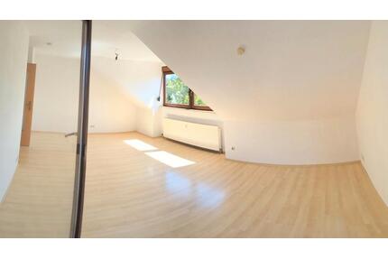BFH Hagenbach von privat: Helle 3-Zi.-DG-Wohnung + Balkon & TG - Bad Friedrichshall