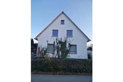 Zweifamilienhaus in Emmerthal - 129.000,00&nbsp;EUR Kaufpreis, ca.&nbsp; 145,00&nbsp;m&sup2; in Lügde (PLZ: 32676)