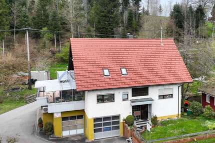 Haus zum Kaufen in Freudenstadt 395.000,00 € 259 m²