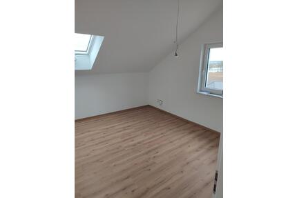 neuwertige Dachgeschosswohnung mit Blick auf die Donau - Hofkirchen