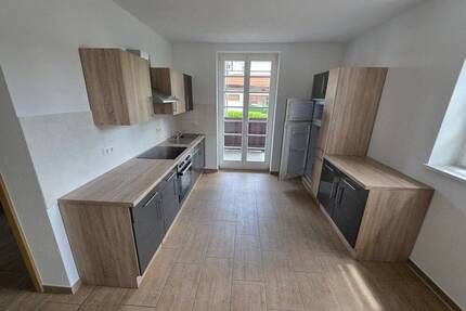 NEU! 2 RAUM EG WOHNUNG MIT EBK UND BALKON - Bad Gottleuba