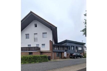 Zweifamilienhaus 210qm 2 Garagen Provisionsfrei in 56472 - Hof