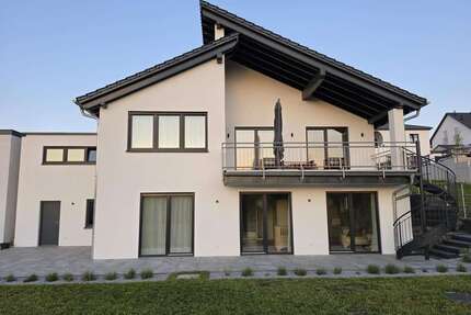 Haus zum Kaufen in Göllheim 795.000,00 € 203 m²