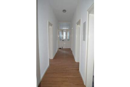 Neu sanierte 4 Zi.-DG-Whg. in Toplage zwischen Innenstadt und Bahnhof Kitzingen !!!