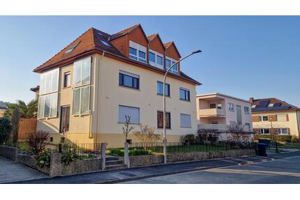 Großzügige 4-Zimmer-Wohnung, ruhige Wohnlage, 1. Stock, Balkon - Butzbach