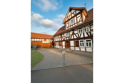 Großes 9-Zimmer-Familienhaus mit 320 m² + riesiger Scheune - Bad Sooden-Allendorf