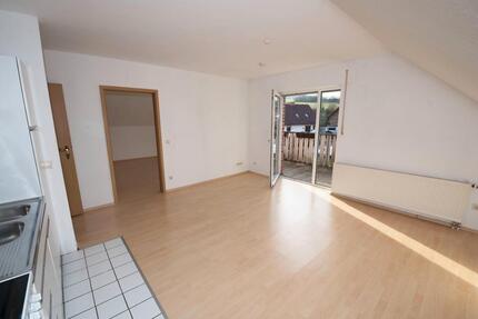 Sehr schöne helle DG Wohnung in ruhiger Lage von Lügde-Elbrinxen
