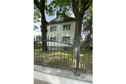Haus zum Kaufen in Berlin 1.999.000,00 € 400 m²