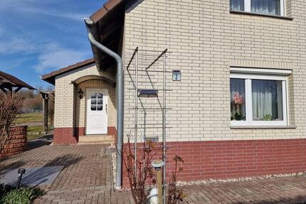 Provisionsfrei Freistehendes Einfamilienhaus mgl Einliegerwohnung - Straußfurt