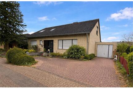 Freistehendes Einfamilienhaus mit Einliegerwohnung in Reichswalde - Kleve