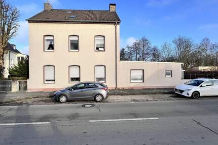 Dreifamilienhaus plus Baureserve in zentraler Lage - Langenfeld Immigrath