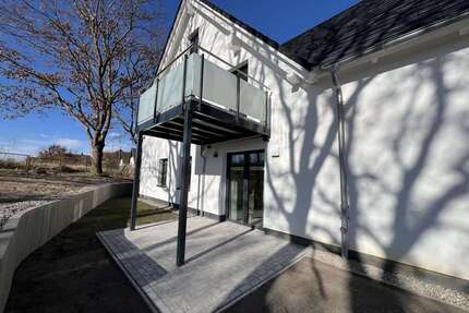 Haus zum Kaufen in Middelhagen OT Lobbe, Middelhagen, Vorpommern-Rüge 2.590.000,00 € 507.8 m²