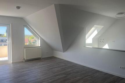 Schöne Maisonette-3-Raum-DG-Wohnung mit Balkon in Wilkau-Haßlau