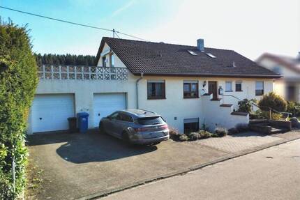 Ortsrandlage mit Weitblick - großzügiges Zweifamilienhaus nahe Donau - Sigmaringendorf