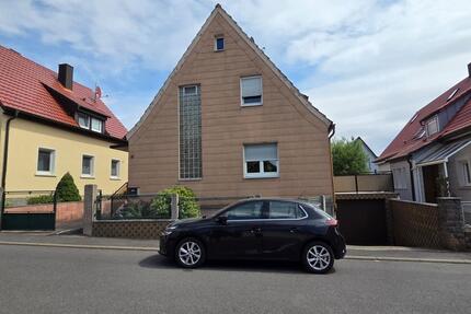 Großes Einfamilienhaus mit Nebengebäude und Garten - Bergtheim