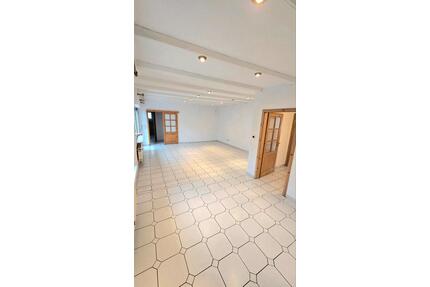 4-Zimmer-Wohnung 136 m² mit Terrasse & neuer Küche - Mülheim-Kärlich