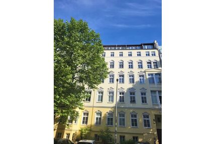 Provisionsfrei* 116 m² Altbaujuwel in Berlin-Mitte - 4 Zimmer, Lift & Garten nahe Charité & BND