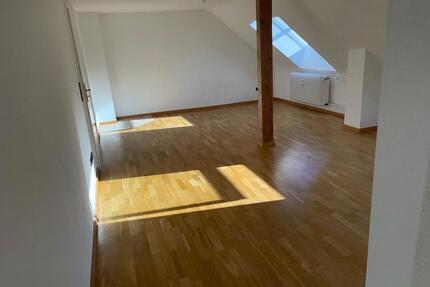 Helle, sonnige 2,5 Zimmer Wohnung in Oberrad - Frankfurt am Main