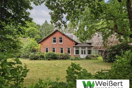 Brokstedter Hofidylle - historisches Wohnhaus, Bauernscheune mit Einliegerwohnung, Waldfläche und Garagen!